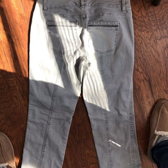 Juniors black and white grey color jeans size 4r - Picture 4 of 6